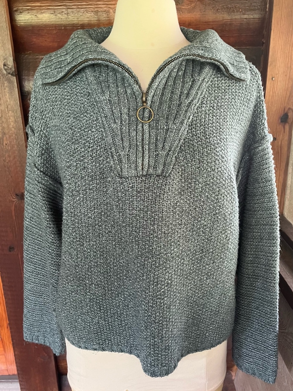 Universal Thread heathered Olive Green Ribbed Half-Zip V-Neck Sweater